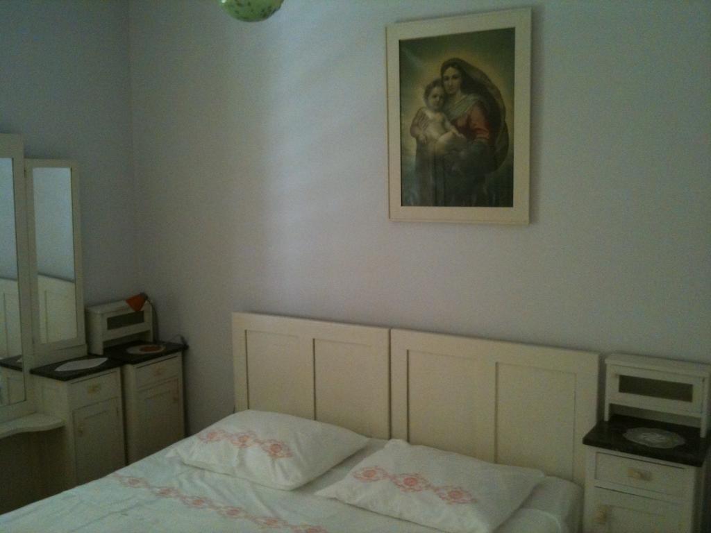 Hostel Guesthouse Mira Omiš Quarto foto